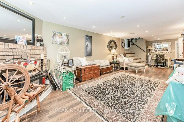 11 Valery Crt, House detached with 3 bedrooms, 2 bathrooms and 3 parking in Hamilton ON | Image 20