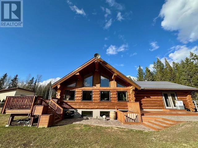 5779 Raceway Road, House detached with 4 bedrooms, 3 bathrooms and null parking in Bulkley Nechako A BC | Image 4