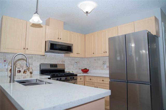 77 Doctor Moore Crt, House attached with 2 bedrooms, 2 bathrooms and 2 parking in Halton Hills ON | Image 6