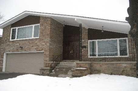 81 Stonedene Blvd, House detached with 4 bedrooms, 3 bathrooms and 4 parking in Toronto ON | Image 2