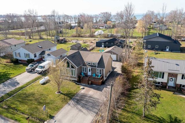 3262 Lakeshore Rd, House detached with 6 bedrooms, 3 bathrooms and 6 parking in Haldimand County ON | Image 23