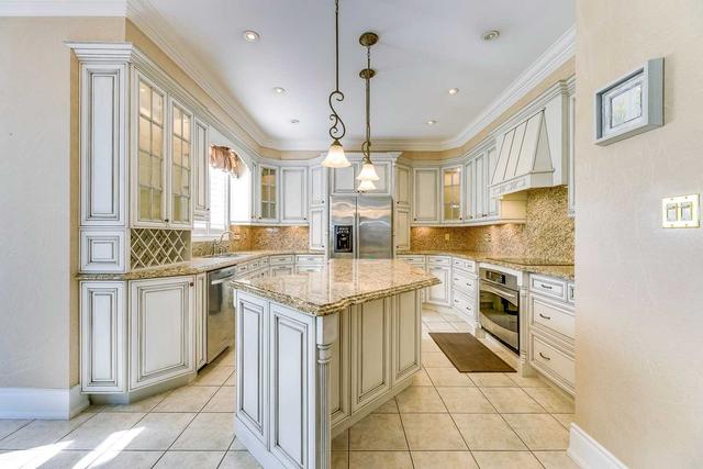 1178 Lindenrock Dr, House detached with 4 bedrooms, 4 bathrooms and 4 parking in Oakville ON | Image 2