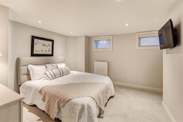 22 The Kingsway, House detached with 4 bedrooms, 6 bathrooms and 7 parking in Toronto ON | Image 24