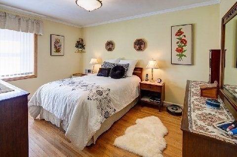 317 Horsham Ave, House detached with 3 bedrooms, 2 bathrooms and 6 parking in Toronto ON | Image 5
