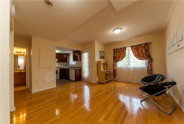 45 - 42 Pinery Tr, Townhouse with 3 bedrooms, 2 bathrooms and 2 parking in Toronto ON | Image 3