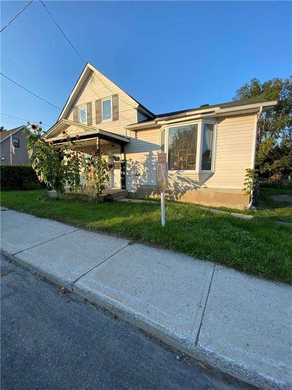 605 St Jacques Street, House detached with 2 bedrooms, 2 bathrooms and 4 parking in Clarence Rockland ON | Image 2
