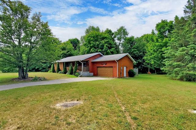 24 Alpine Dr, House detached with 2 bedrooms, 4 bathrooms and 14 parking in Oro Medonte ON | Image 1
