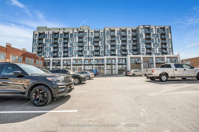 417 - 509 Dundas St, Condo with 2 bedrooms, 3 bathrooms and 1 parking in Oakville ON | Image 1