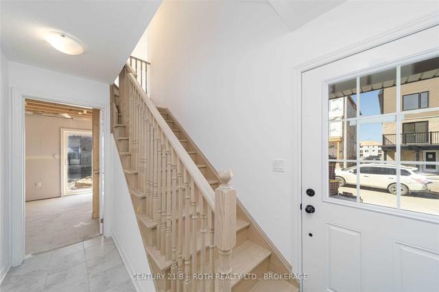 33 Tobias Lane, House attached with 3 bedrooms, 2 bathrooms and 2 parking in Barrie ON | Image 12