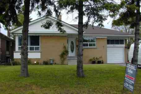 62 Almore Ave, House detached with 3 bedrooms, 2 bathrooms and 4 parking in Toronto ON | Image 1