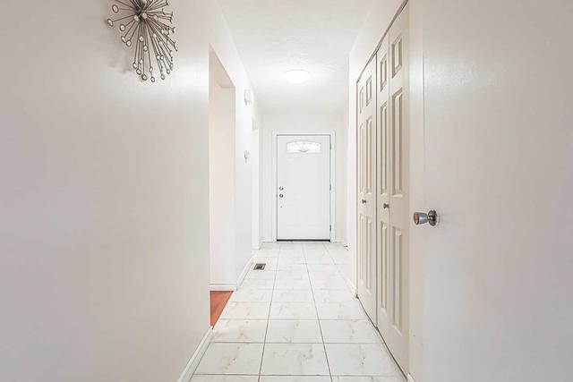 801 Military Tr, Townhouse with 3 bedrooms, 3 bathrooms and 1 parking in Toronto ON | Image 36