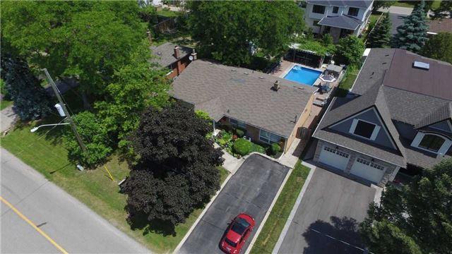 423 Scarsdale Cres, House detached with 3 bedrooms, 2 bathrooms and 4 parking in Oakville ON | Image 4