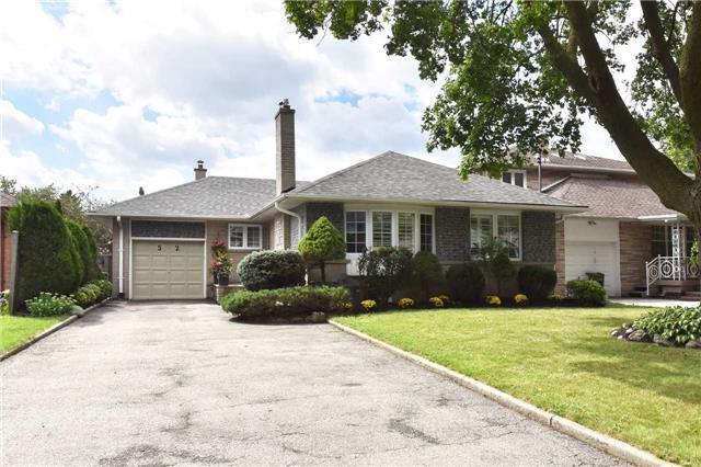 52 Glen Agar Dr, House detached with 3 bedrooms, 2 bathrooms and 4 parking in Toronto ON | Image 1