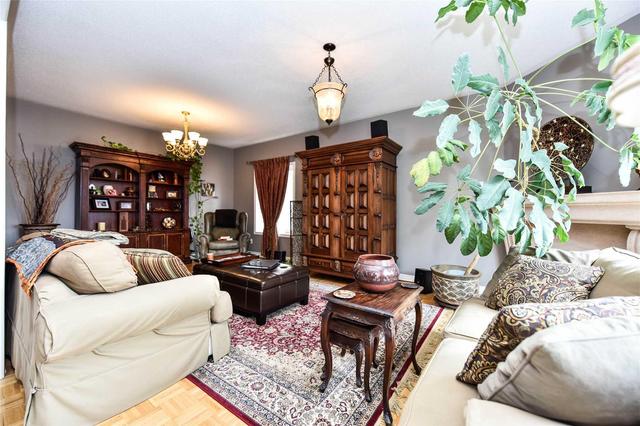 73 Laurier Ave, House detached with 4 bedrooms, 3 bathrooms and 2 parking in Richmond Hill ON | Image 5