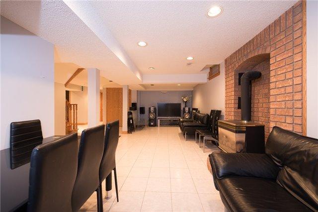 72 Coronation Circ, House detached with 4 bedrooms, 4 bathrooms and 2 parking in Brampton ON | Image 15