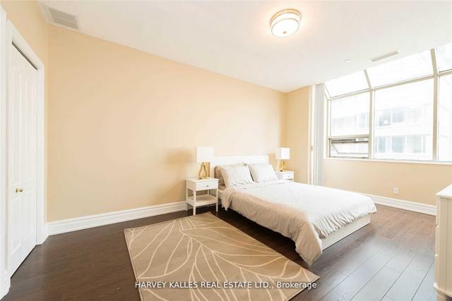 302 - 393 King St W, Condo with 2 bedrooms, 2 bathrooms and 1 parking in Toronto ON | Image 5
