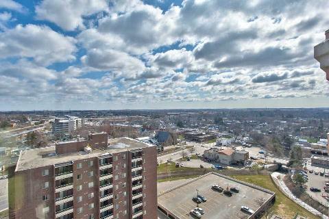 ss4 - 100 Millside Dr, Condo with 2 bedrooms, 2 bathrooms and 2 parking in Milton ON | Image 20