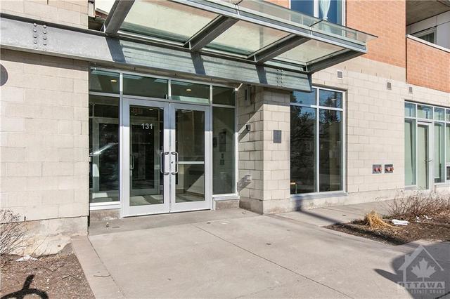 210 - 131 Holland Avenue, Condo with 2 bedrooms, 2 bathrooms and 1 parking in Ottawa ON | Image 2
