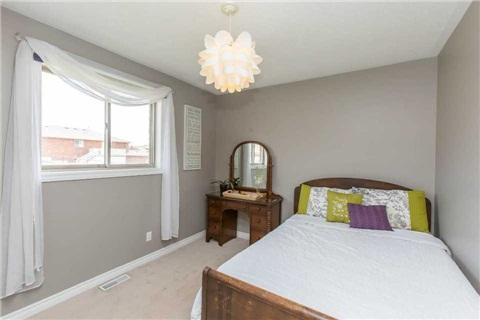 64 Logan Crt, House semidetached with 2 bedrooms, 1 bathrooms and 2 parking in Barrie ON | Image 6