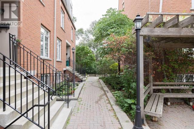 105 - 870 Jane St, Townhouse with 2 bedrooms, 2 bathrooms and 1 parking in Toronto ON | Image 17
