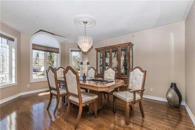 69 Miller Dr, House detached with 2 bedrooms, 3 bathrooms and 4 parking in Barrie ON | Image 3