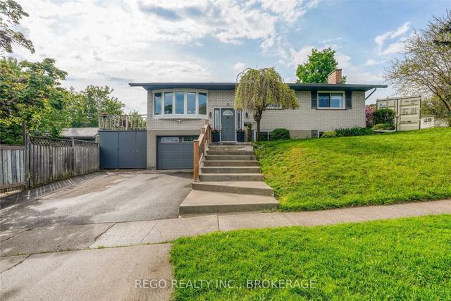 15 Sherwood Dr, House detached with 3 bedrooms, 2 bathrooms and 4 parking in Cambridge ON | Image 1