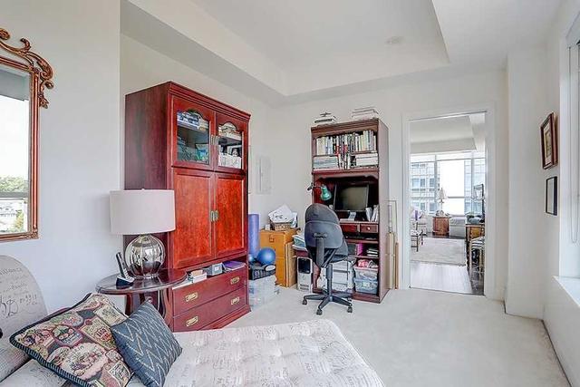 518 - 1 Hurontario St, Condo with 2 bedrooms, 2 bathrooms and 2 parking in Mississauga ON | Image 11