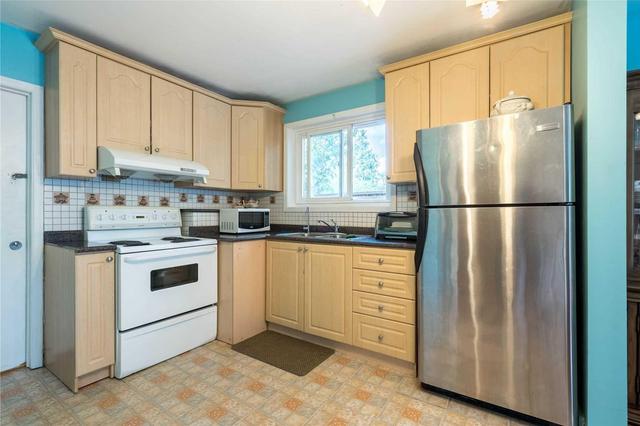 166 Aylesworth Ave, House detached with 2 bedrooms, 2 bathrooms and 3 parking in Toronto ON | Image 3