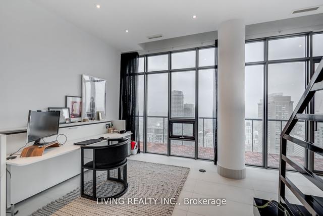 4603 - 33 Charles St E, Condo with 2 bedrooms, 3 bathrooms and 2 parking in Toronto ON | Image 3