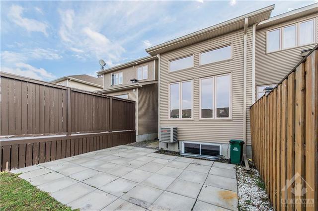 987 Klondike Road, Townhouse with 3 bedrooms, 3 bathrooms and 3 parking in Ottawa ON | Image 25