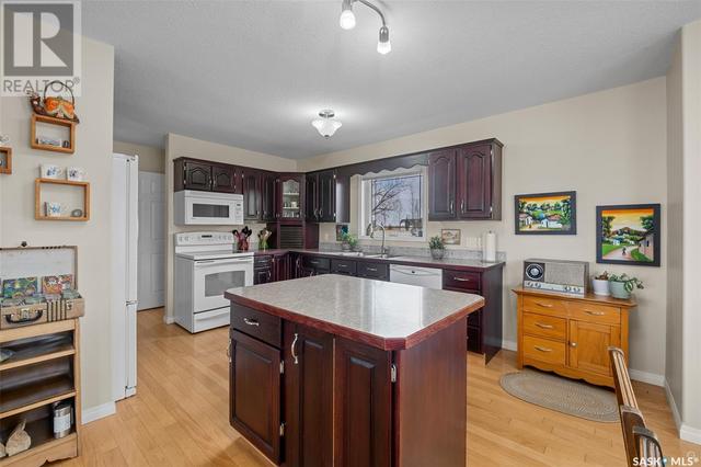 116 4th Street, House detached with 3 bedrooms, 3 bathrooms and null parking in Birch Hills SK | Image 8
