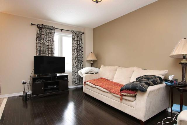 80 Pomell Tr, House semidetached with 3 bedrooms, 3 bathrooms and 1 parking in Brampton ON | Image 2