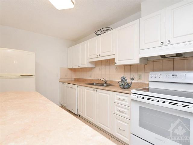 104 - 665 Bathgate Drive, Condo with 2 bedrooms, 1 bathrooms and 1 parking in Ottawa ON | Image 9