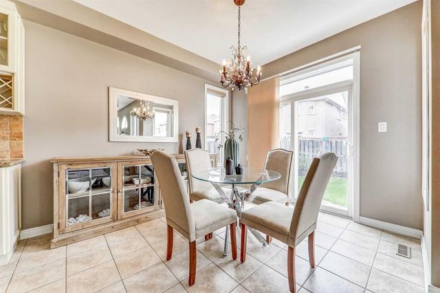 20 Hawkweed Manr N, House detached with 4 bedrooms, 3 bathrooms and 3 parking in Markham ON | Image 4
