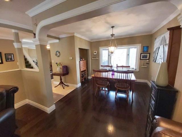 309 Beechgrove Dr, House detached with 4 bedrooms, 4 bathrooms and 7 parking in Toronto ON | Image 2