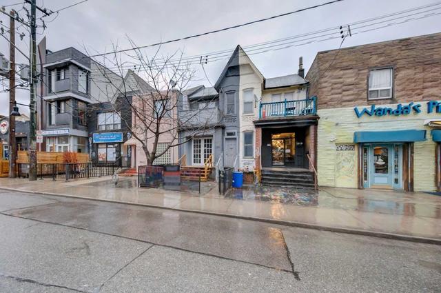 upper - 293 Augusta Ave, House attached with 2 bedrooms, 1 bathrooms and 0 parking in Toronto ON | Image 1
