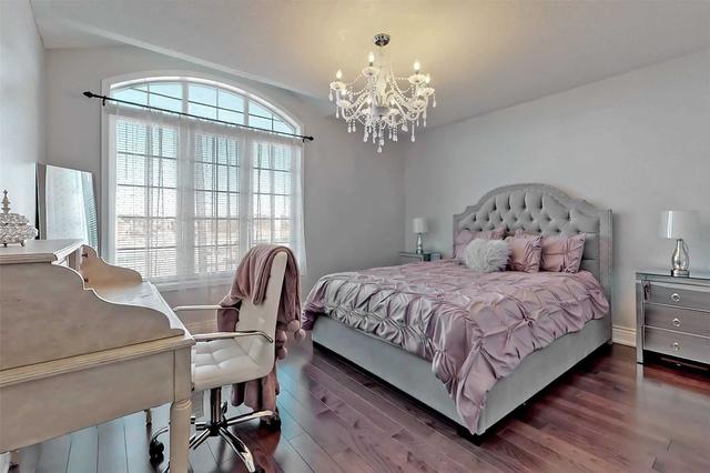 46 Splendor Dr, House detached with 5 bedrooms, 4 bathrooms and 6 parking in Whitby ON | Image 17