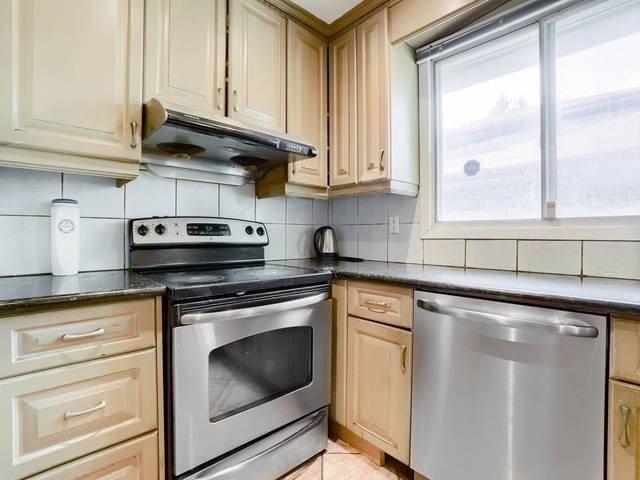 upper - 28 Lesgay Cres, House detached with 3 bedrooms, 1 bathrooms and 4 parking in Toronto ON | Image 20