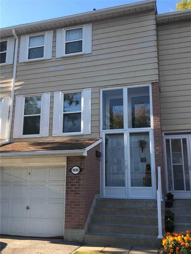 1686 John St, Townhouse with 3 bedrooms, 2 bathrooms and 2 parking in Markham ON | Image 1