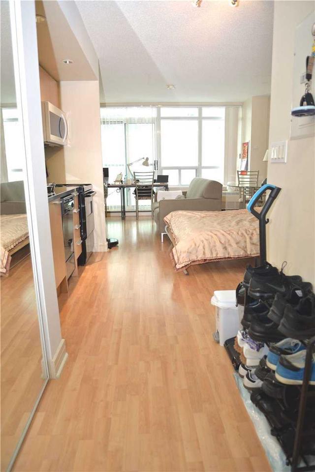 uph04 - 19 Avondale Ave, Condo with 0 bedrooms, 1 bathrooms and 1 parking in Toronto ON | Image 10