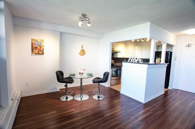 1803 - 3390 Weston Rd, Condo with 2 bedrooms, 1 bathrooms and 1 parking in Toronto ON | Image 5