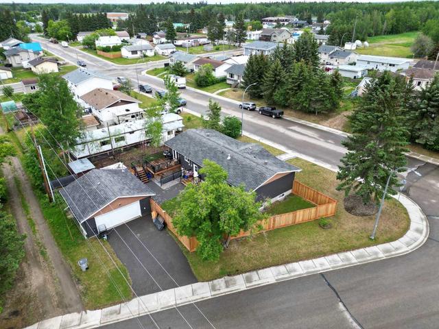 4920 47 Avenue, House detached with 5 bedrooms, 2 bathrooms and 2 parking in Yellowhead County AB | Image 30