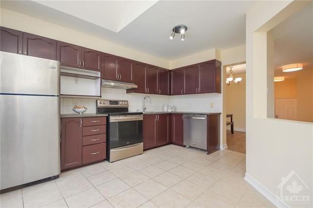 7 Deerchase Court, Townhouse with 3 bedrooms, 3 bathrooms and 2 parking in Ottawa ON | Image 10
