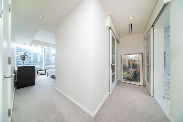 2909 - 180 University Ave, Condo with 2 bedrooms, 3 bathrooms and 1 parking in Toronto ON | Image 21