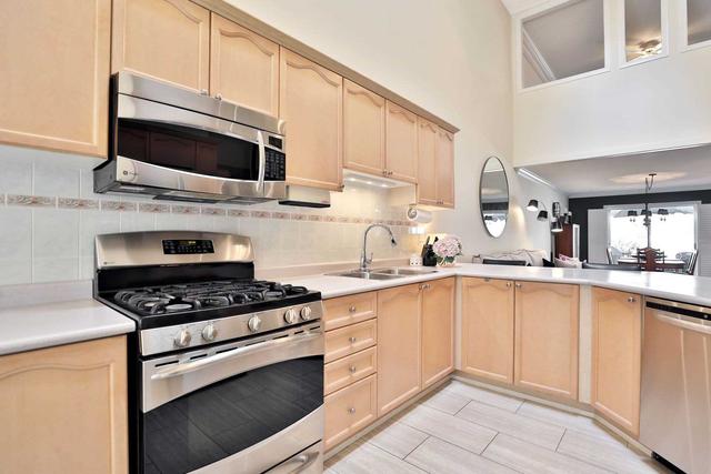 6 - 3045 New St N, Townhouse with 2 bedrooms, 3 bathrooms and 3 parking in Burlington ON | Image 3