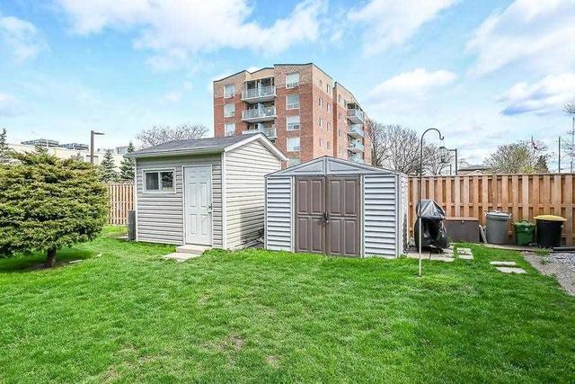 44 Clapham Rd, House detached with 3 bedrooms, 2 bathrooms and 2 parking in Hamilton ON | Image 25