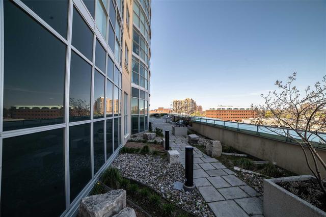 1609 - 9 George St, Condo with 2 bedrooms, 2 bathrooms and 1 parking in Brampton ON | Image 8