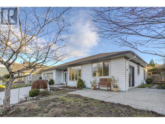 6187 Highmoor Road, House detached with 3 bedrooms, 2 bathrooms and 3 parking in Sechelt BC | Image 27