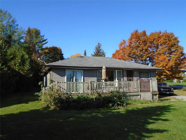 107 Cowans Cres, House detached with 3 bedrooms, 1 bathrooms and 4 parking in Kawartha Lakes ON | Image 1