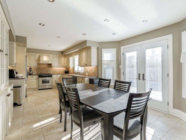 62 Swanage Dr, House detached with 4 bedrooms, 2 bathrooms and 4 parking in Vaughan ON | Image 7
